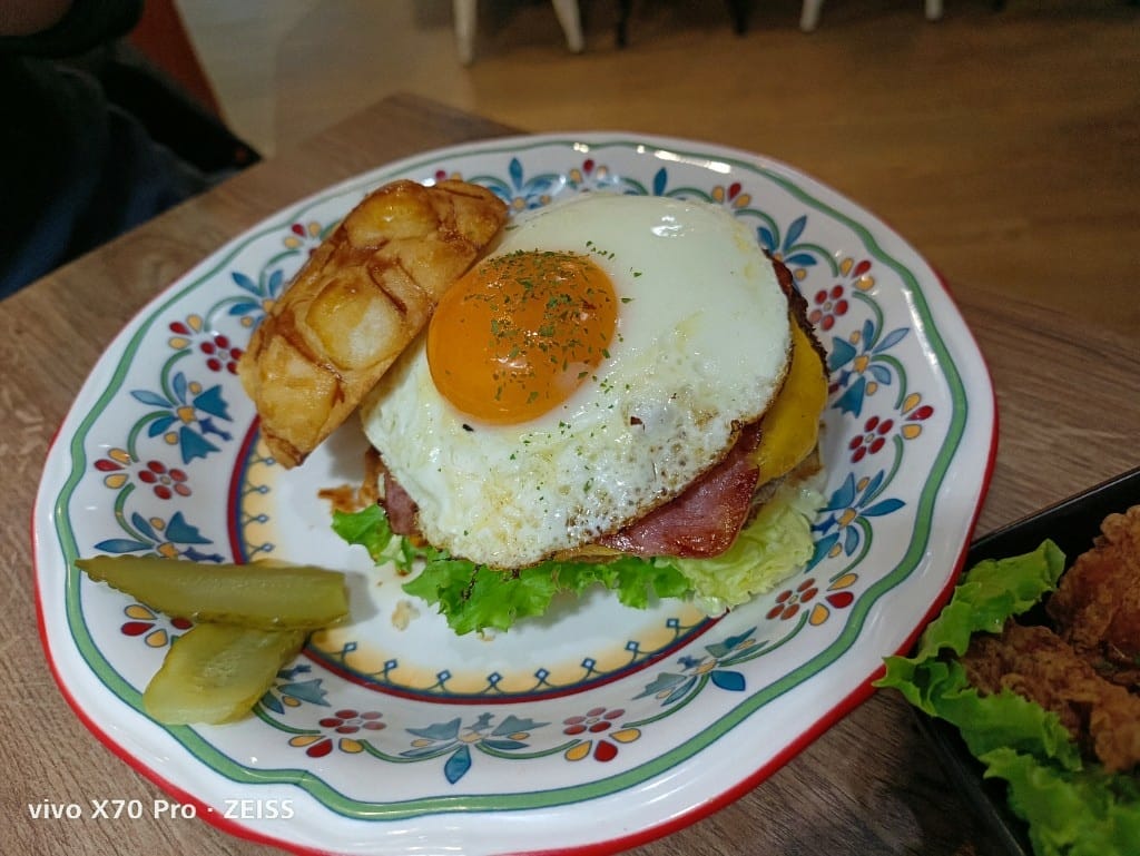 【板橋美食】蓋子美式餐廳，怎麼會美味到還沒吃完就在想下次要吃什麼😆