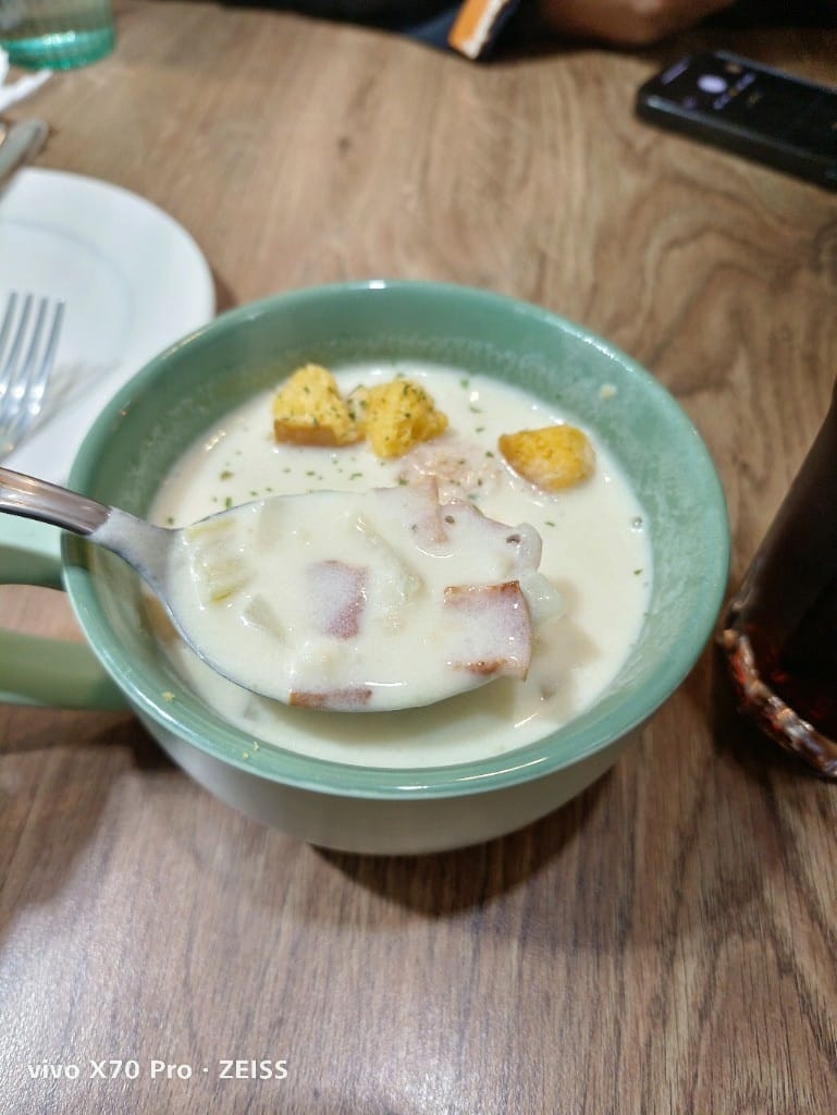 【板橋美食】蓋子美式餐廳，怎麼會美味到還沒吃完就在想下次要吃什麼😆