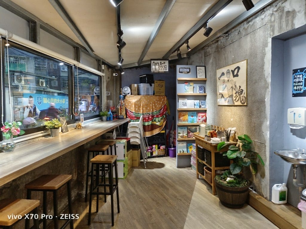 【板橋美食】蓋子美式餐廳，怎麼會美味到還沒吃完就在想下次要吃什麼😆