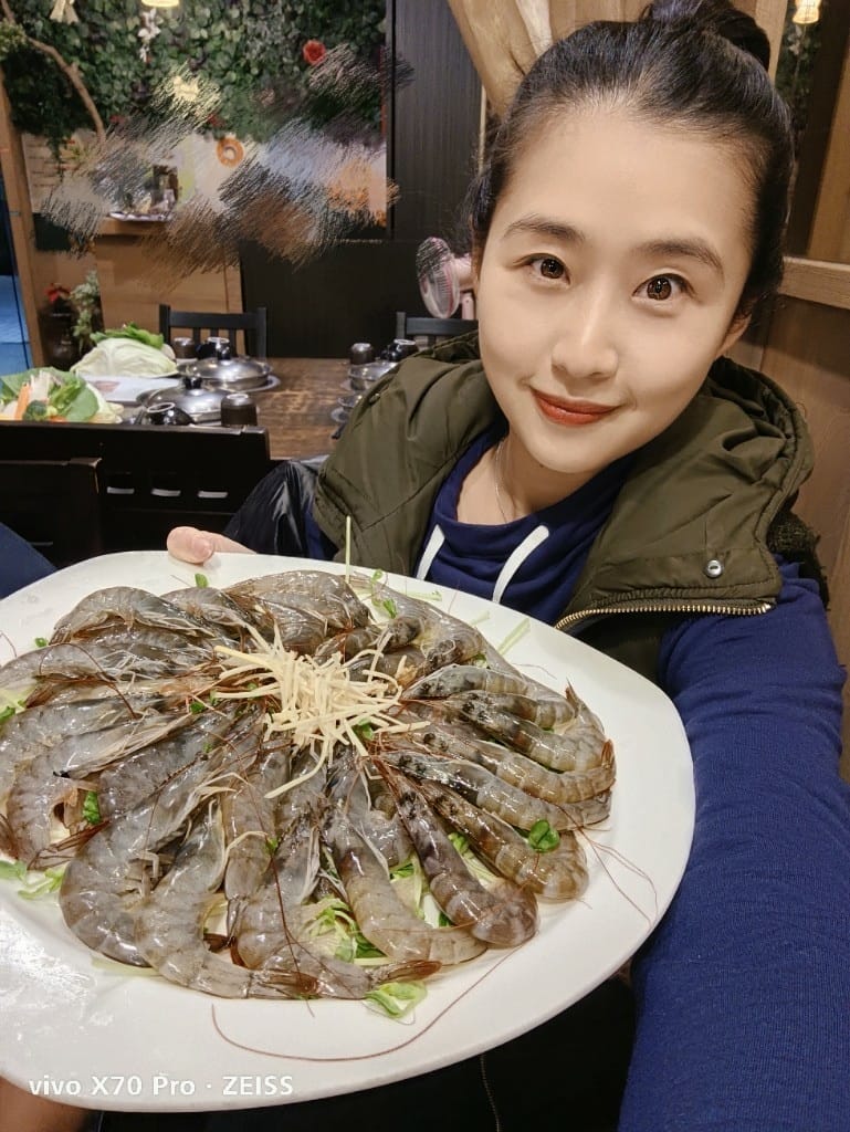 【新莊美食】喜園火鍋新莊幸福店，生日月送等同歲數的蝦蝦哦！