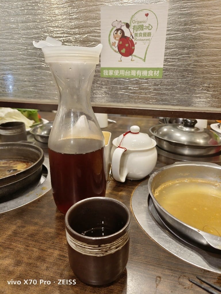 【新莊美食】喜園火鍋新莊幸福店，生日月送等同歲數的蝦蝦哦！