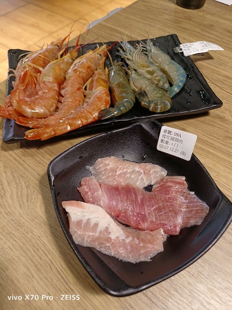 【中和吃到飽】千兵衛燒肉鍋物中和店，生食級干貝自由！！！