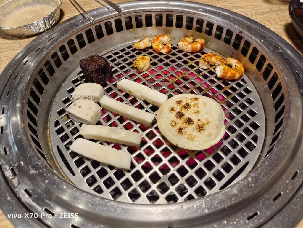 【中和吃到飽】千兵衛燒肉鍋物中和店，生食級干貝自由！！！