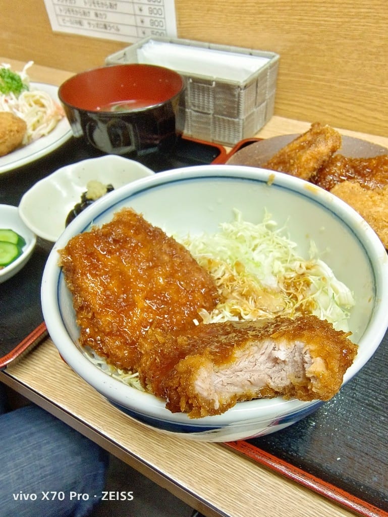 【日本日光美食】淺井精肉店 ,五大塊豬排丼不到1000日幣❤️ - 第14張圖 【日本日光美食】淺井精肉店 ,五大塊豬排丼不到1000日幣❤️