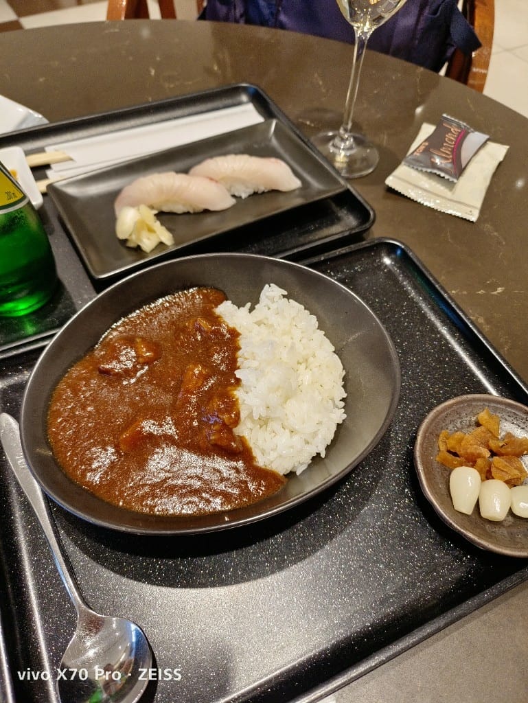 【日本吃到飽】日航頭等艙貴賓室，握壽司&清酒自由❤️