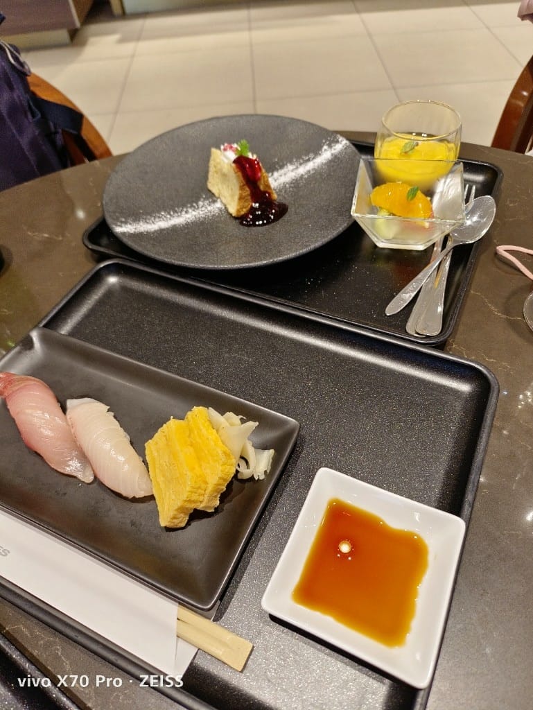 【日本吃到飽】日航頭等艙貴賓室，握壽司&清酒自由❤️