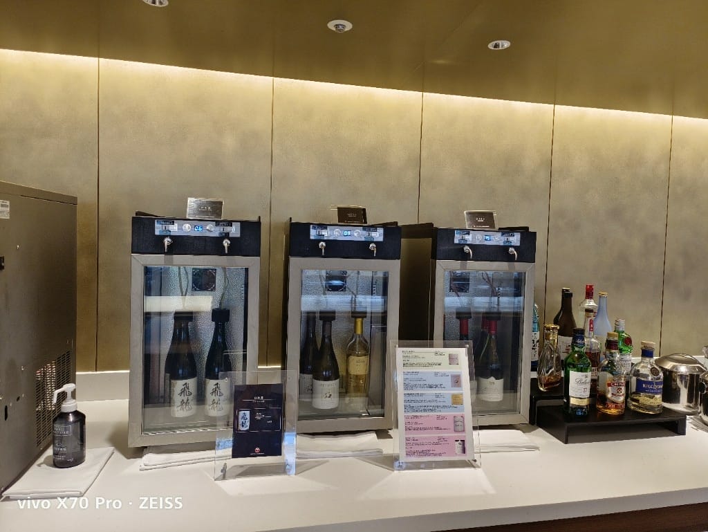 【日本吃到飽】日航頭等艙貴賓室，握壽司&清酒自由❤️