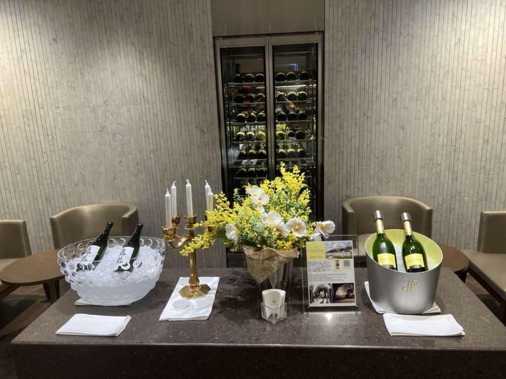【日本吃到飽】日航頭等艙貴賓室，握壽司&清酒自由❤️