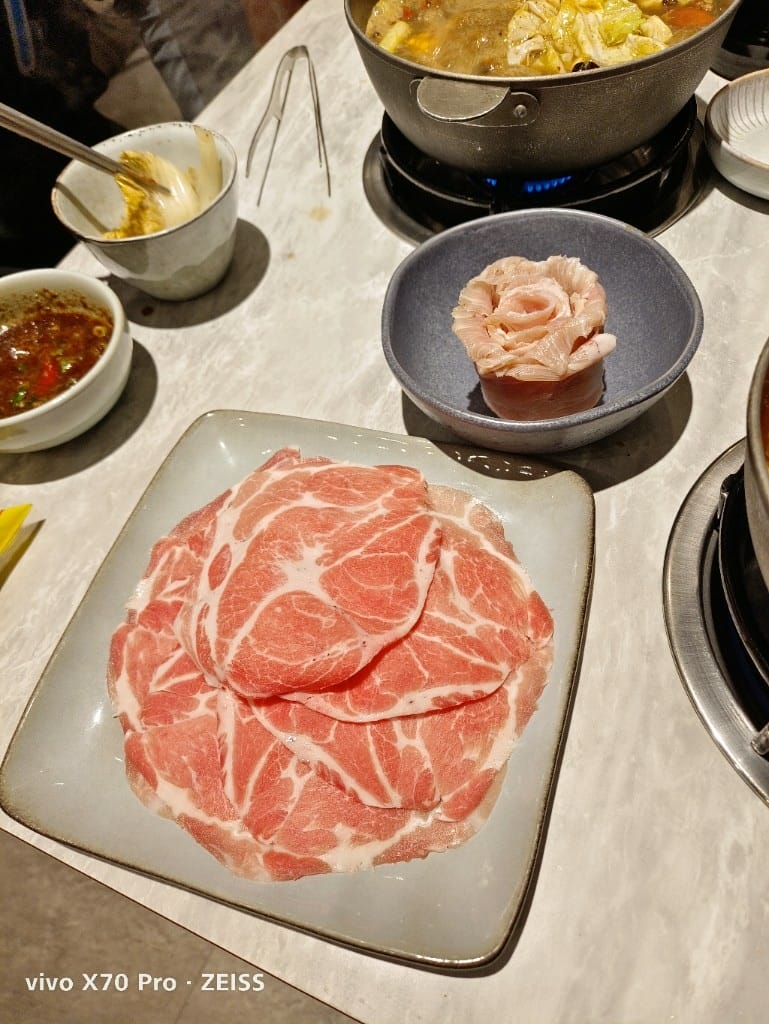 【新莊吃到飽】幸月港式雞煲，新莊最新港式火鍋吃到飽😸2訪