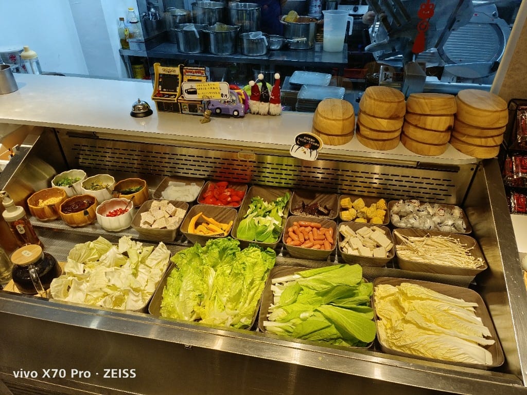 【新莊吃到飽】幸月港式雞煲，新莊最新港式火鍋吃到飽😸2訪