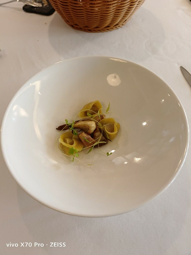 【台中美食】中山招待所，連續三年米其林餐盤推廌