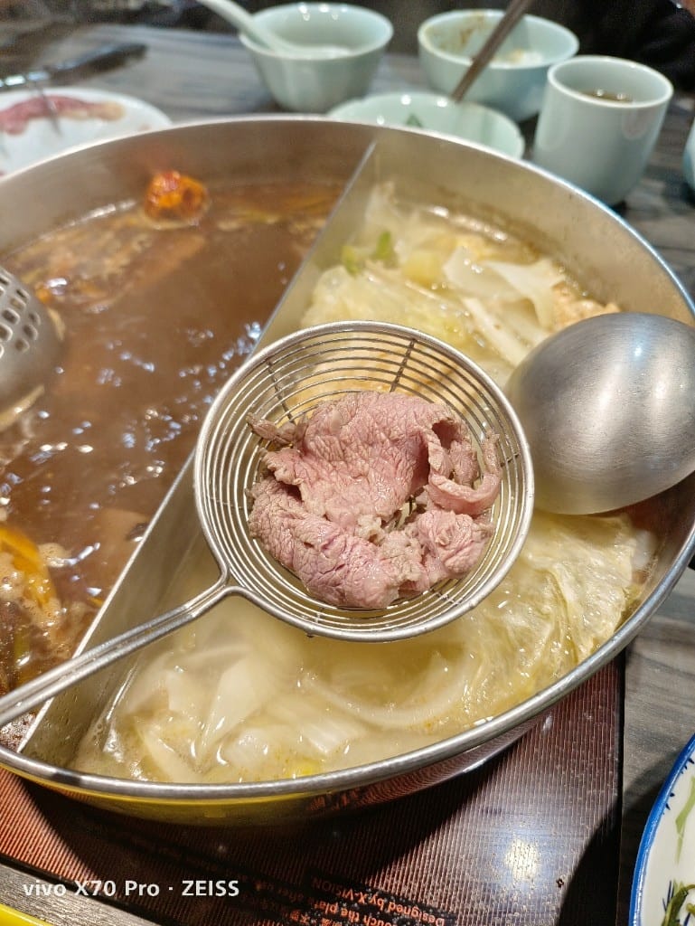 【台南美食】牛五蔵 – 肉鍋 x 塩ホルモン,2022米其林餐盤推廌的牛肉火鍋 - 第10張圖 【台南美食】牛五蔵 – 肉鍋 x 塩ホルモン,2022米其林餐盤推廌的牛肉火鍋