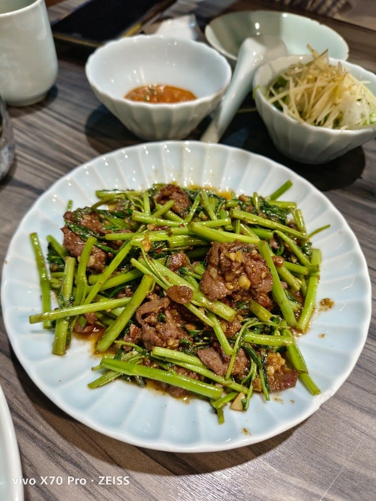 【台南美食】牛五蔵 – 肉鍋 x 塩ホルモン,2022米其林餐盤推廌的牛肉火鍋 - 第12張圖 【台南美食】牛五蔵 – 肉鍋 x 塩ホルモン,2022米其林餐盤推廌的牛肉火鍋