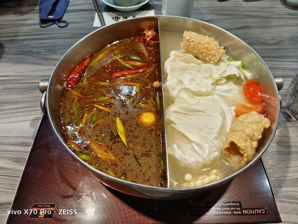 【台南美食】牛五蔵 – 肉鍋 x 塩ホルモン,2022米其林餐盤推廌的牛肉火鍋 - 第5張圖 【台南美食】牛五蔵 – 肉鍋 x 塩ホルモン,2022米其林餐盤推廌的牛肉火鍋