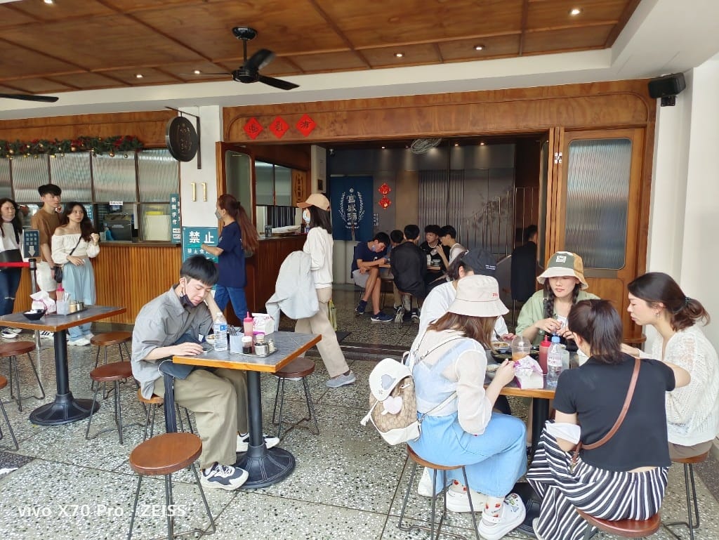 【台南美食】中西區小吃美食,集品蝦仁飯、保安路米糕、黃家白糖粿、鄭記蔥肉餅、富勝號碗粿、金得春捲 - 第28張圖 【台南美食】中西區小吃美食,集品蝦仁飯、保安路米糕、黃家白糖粿、鄭記蔥肉餅、富勝號碗粿、金得春捲