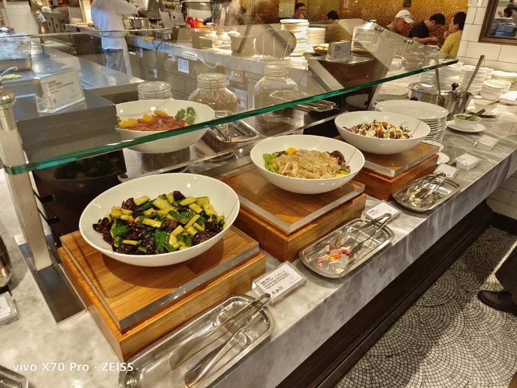 【台北吃到飽】JR東日本大飯店，鉑麗安全日餐廳買一送一！