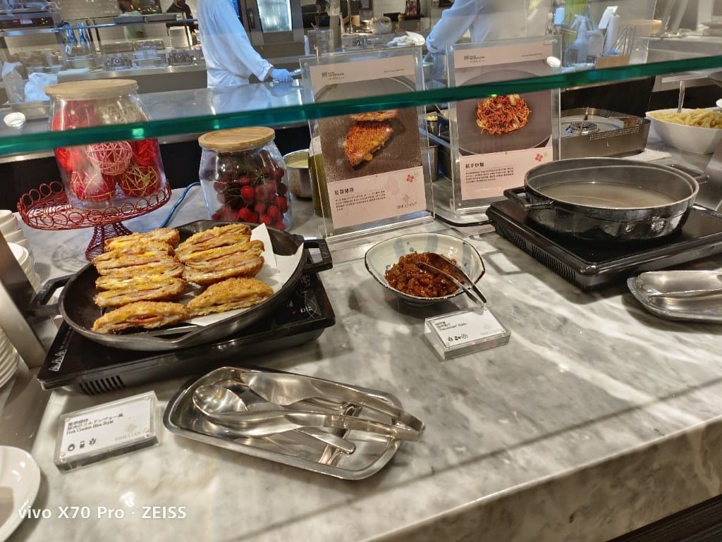【台北吃到飽】JR東日本大飯店，鉑麗安全日餐廳買一送一！