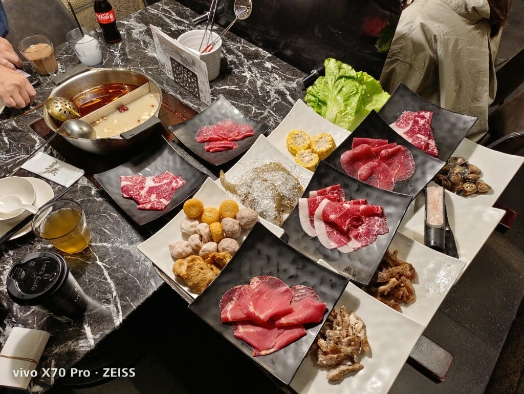 【台北吃到飽】 辛殿麻辣鍋，牛小排和牛舌自由，美味依舊！