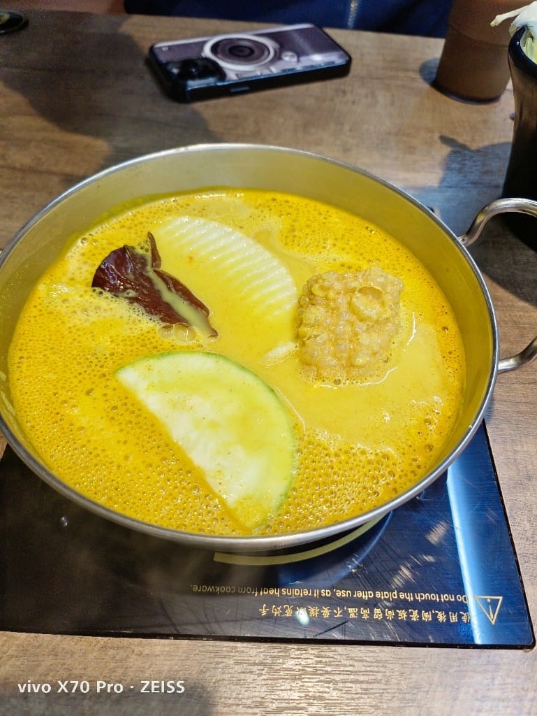 【桃園美食】太上正和昆布鍋物，牛奶麻辣鍋香濃甘醇，還有獨門五味醬哦！