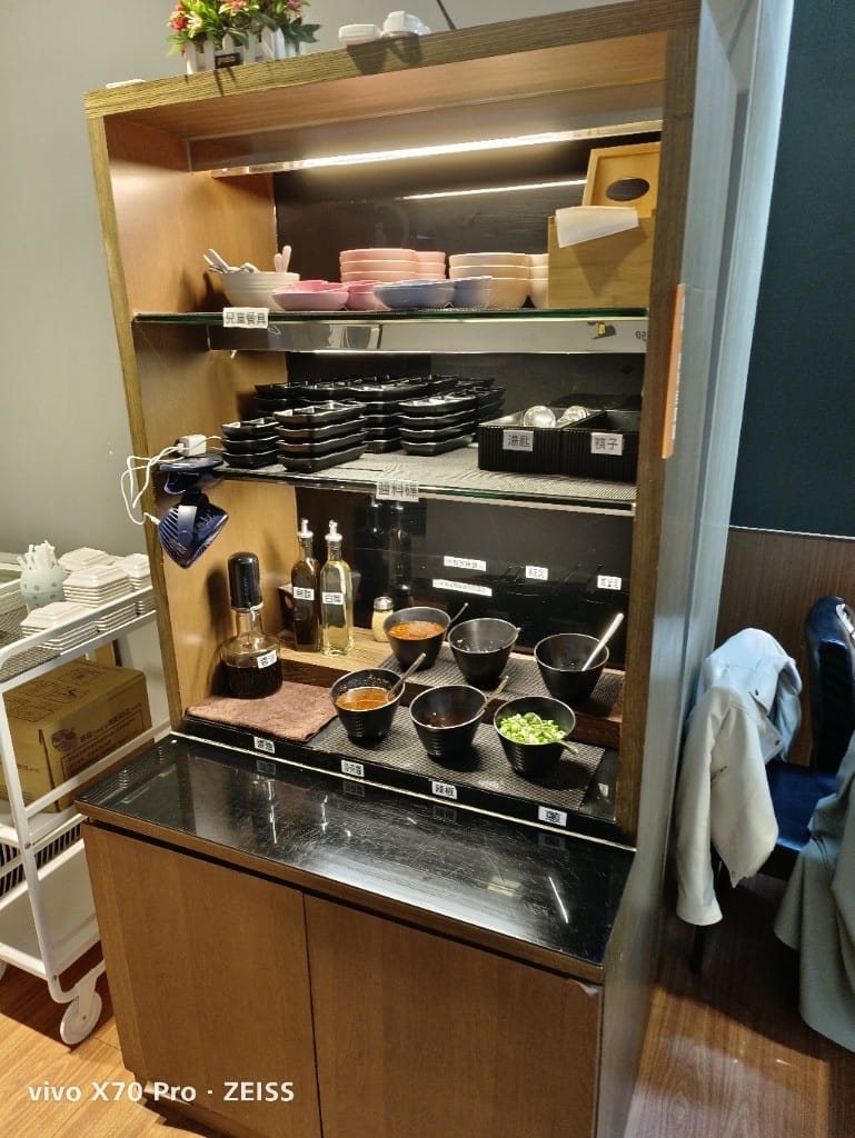 【桃園美食】太上正和昆布鍋物，牛奶麻辣鍋香濃甘醇，還有獨門五味醬哦！