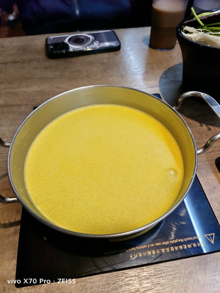 【桃園美食】太上正和昆布鍋物，牛奶麻辣鍋香濃甘醇，還有獨門五味醬哦！