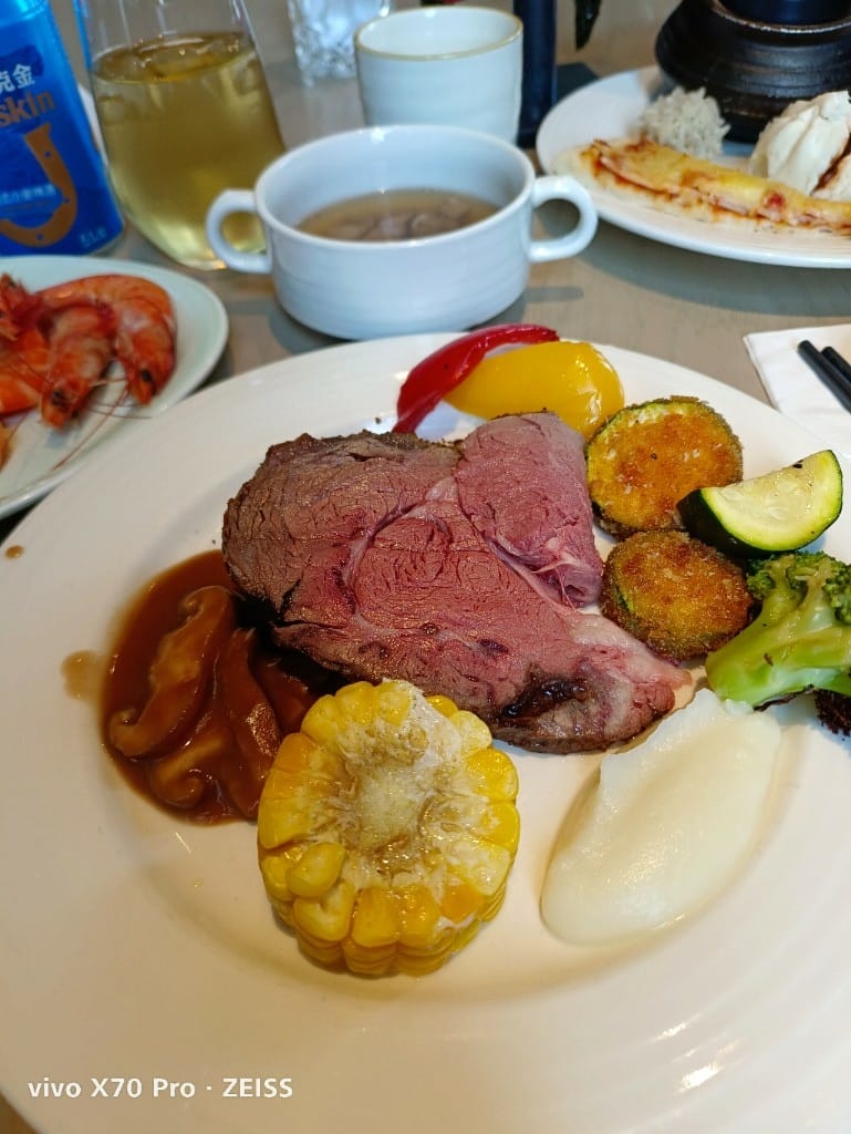 【板橋吃到飽】新板希爾頓悅市集午餐Buffet,兩人同行一人半價 - 第7張圖 【板橋吃到飽】新板希爾頓悅市集午餐Buffet,兩人同行一人半價