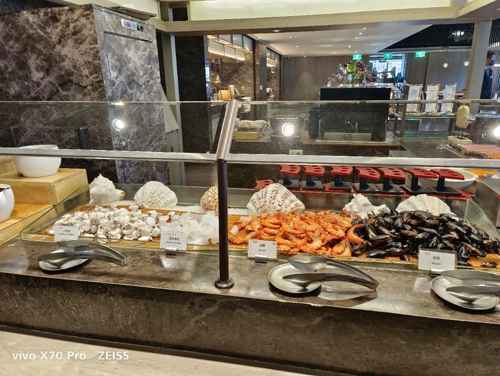【板橋吃到飽】新板希爾頓悅市集午餐Buffet,兩人同行一人半價 - 第17張圖 【板橋吃到飽】新板希爾頓悅市集午餐Buffet,兩人同行一人半價