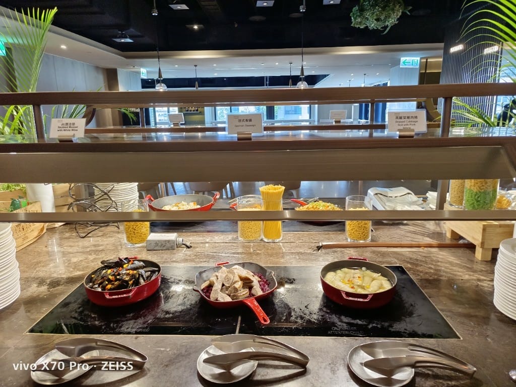 【板橋吃到飽】新板希爾頓悅市集午餐Buffet,兩人同行一人半價 - 第8張圖 【板橋吃到飽】新板希爾頓悅市集午餐Buffet,兩人同行一人半價
