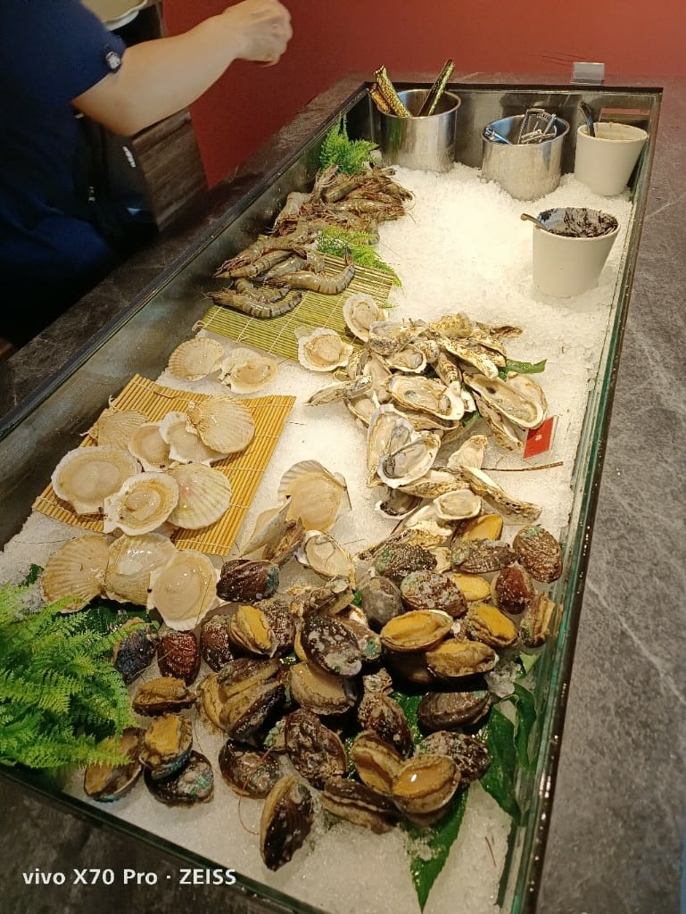 【台北吃到飽】豪饌頂級麻辣火鍋吃到飽，$988龍蝦吃到飽哦！