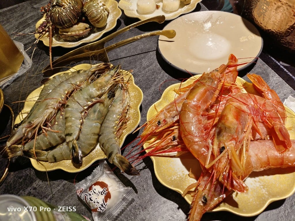 【台北吃到飽】豪饌頂級麻辣火鍋吃到飽，$988龍蝦吃到飽哦！