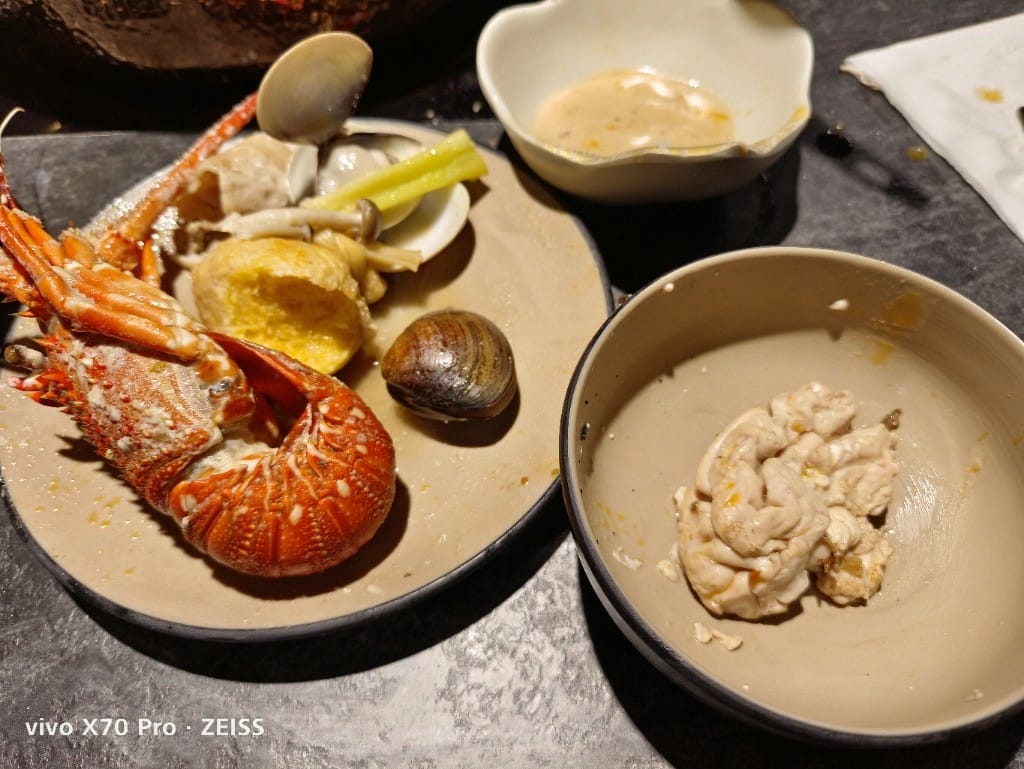 【台北吃到飽】豪饌頂級麻辣火鍋吃到飽，$988龍蝦吃到飽哦！