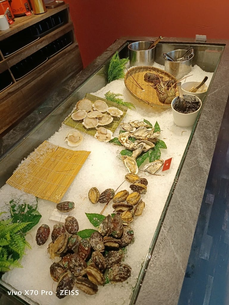 【台北吃到飽】豪饌頂級麻辣火鍋吃到飽，$988龍蝦吃到飽哦！