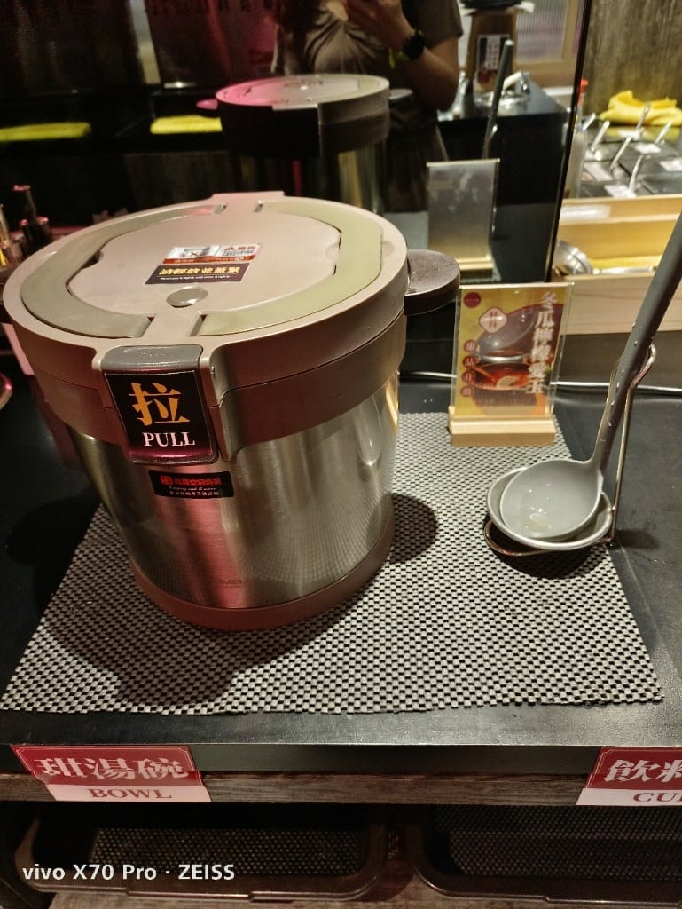 【新莊美食】 樂崎火鍋，海鮮肉品都很棒的平價火鍋店再訪！