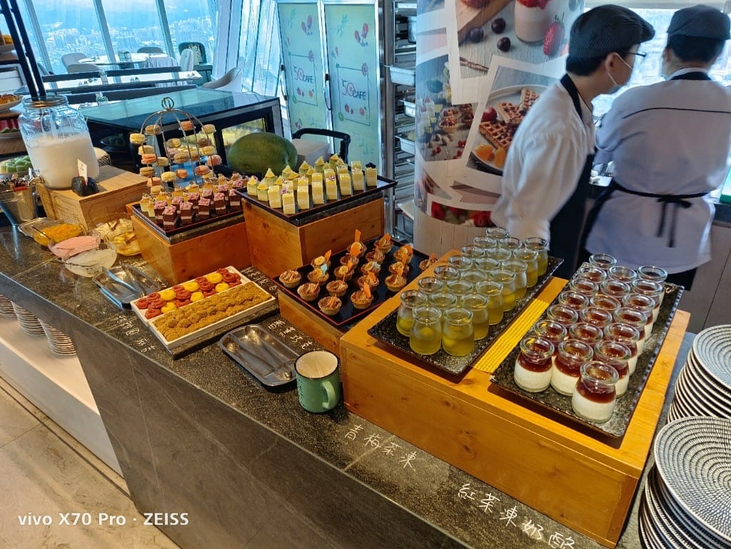 【板橋吃到飽】Mega50餐飲及宴會50樓Cafe買一送一午餐 - 第28張圖 【板橋吃到飽】Mega50餐飲及宴會50樓Cafe買一送一午餐