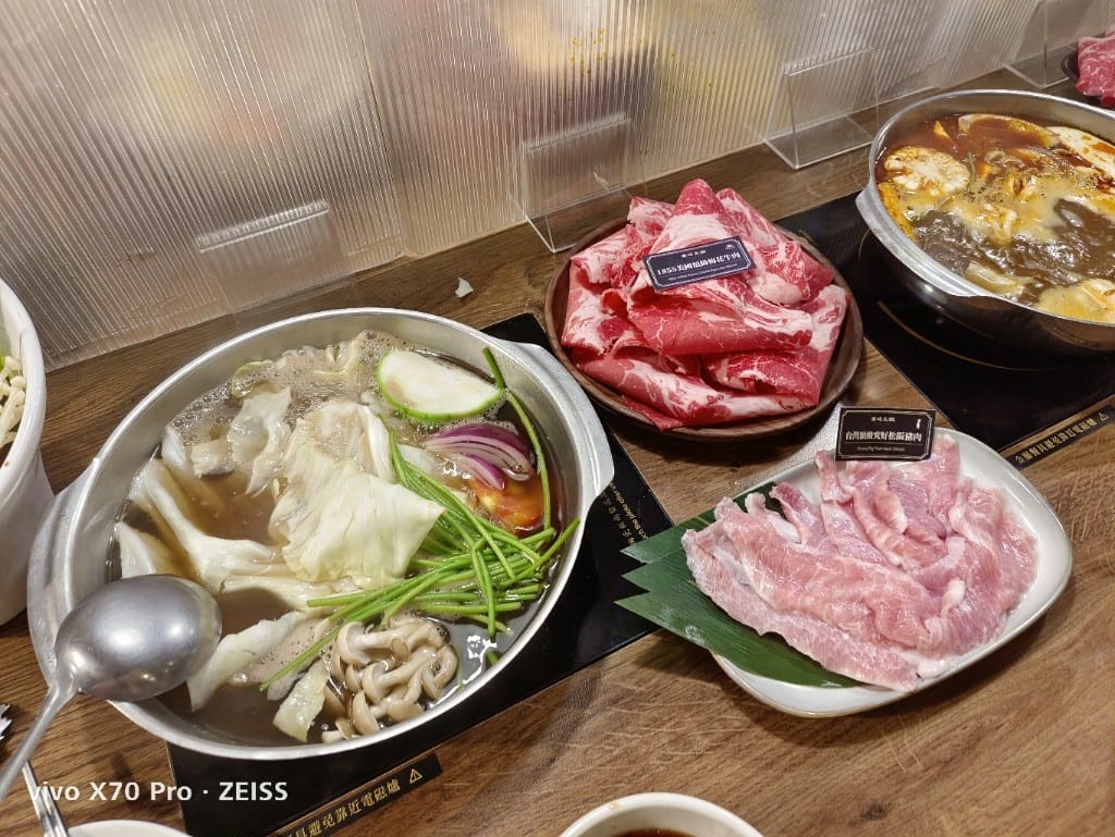 【新莊美食】 樂崎火鍋，海鮮肉品都很棒的平價火鍋店再訪！