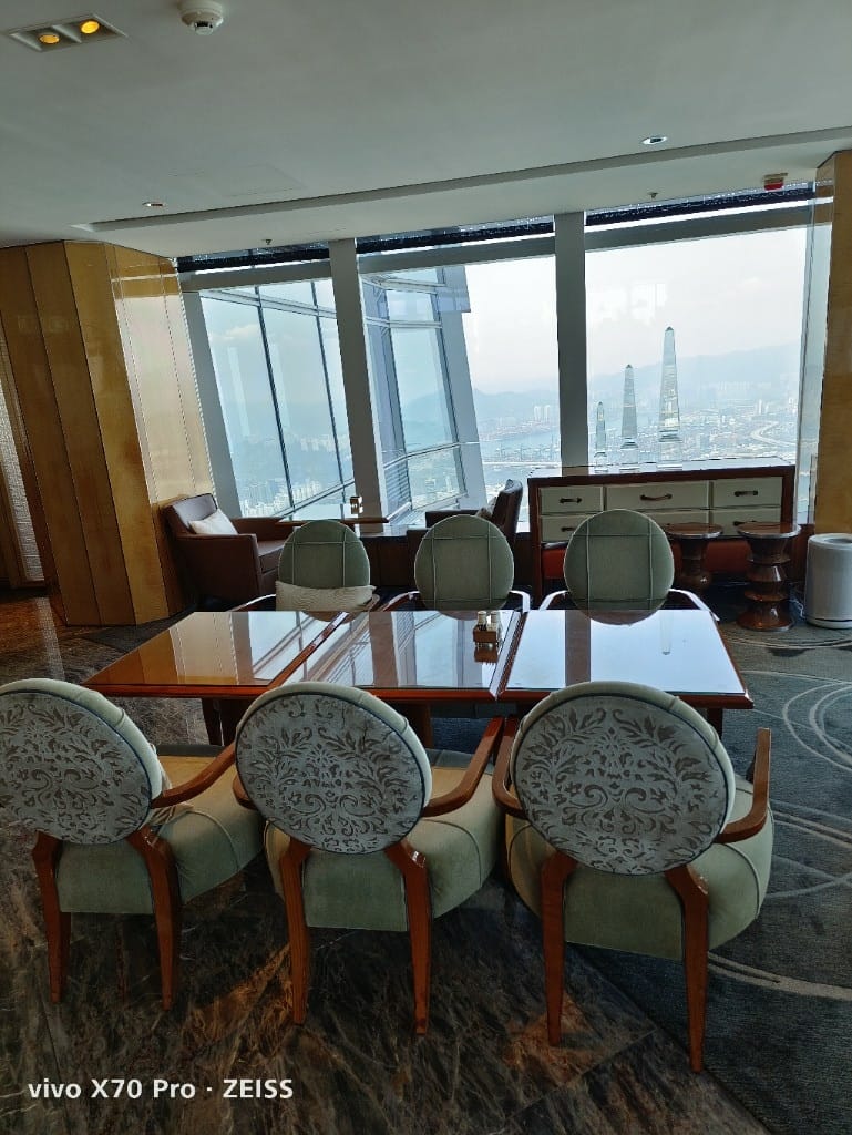 【香港吃到飽】香港麗思卡爾頓酒店行政酒廊午餐，香檳自由！20230416