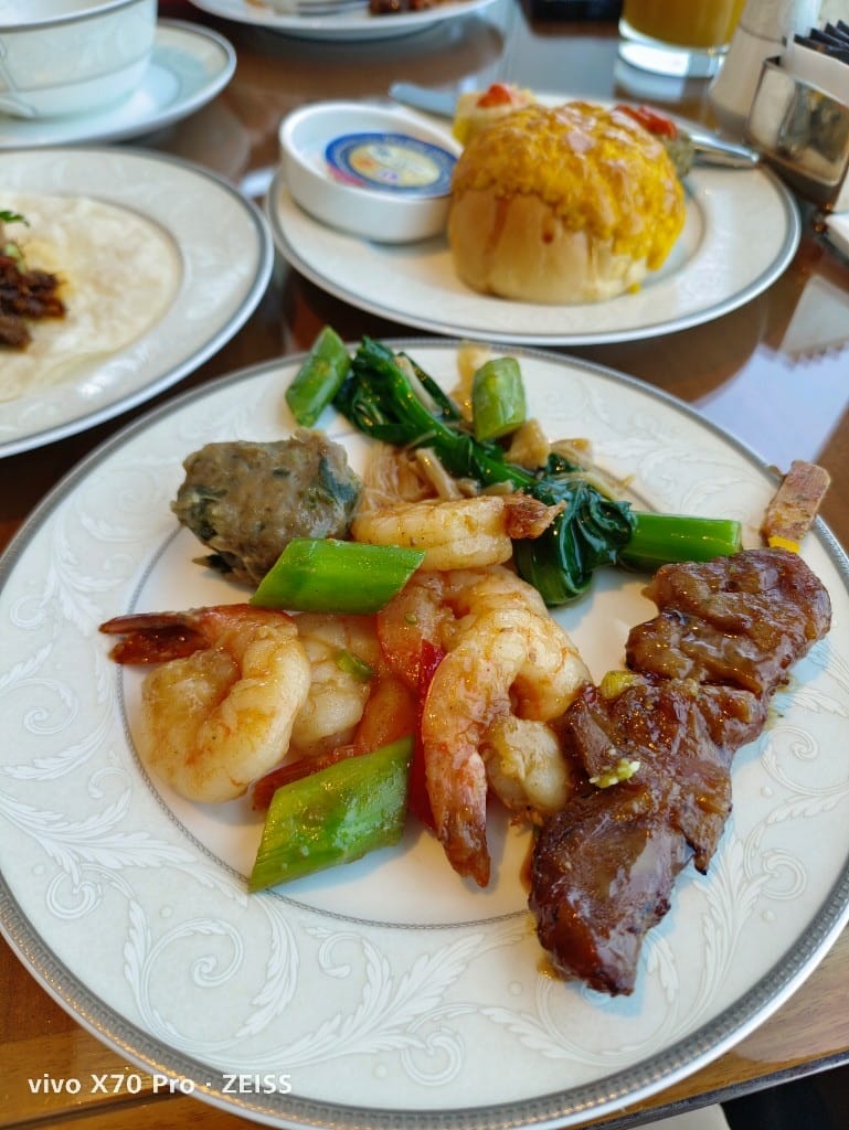 【香港吃到飽】香港麗思卡爾頓酒店行政酒廊午餐，香檳自由！20230416