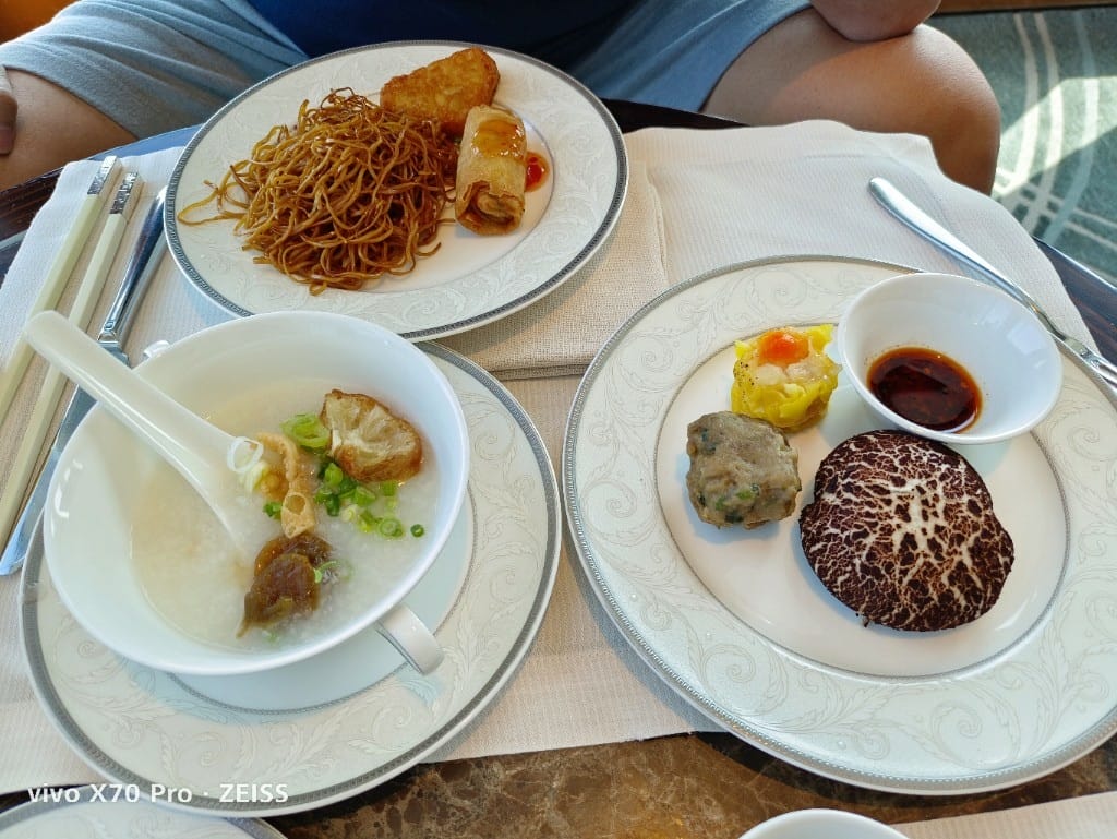 【香港吃到飽】香港麗思卡爾頓酒店行政酒廊早餐，香檳自由從早開始！20230416