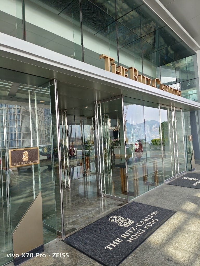 【香港住宿】香港麗思卡爾頓酒店,行政尊貴海景房開箱 - 第3張圖 【香港住宿】香港麗思卡爾頓酒店,行政尊貴海景房開箱