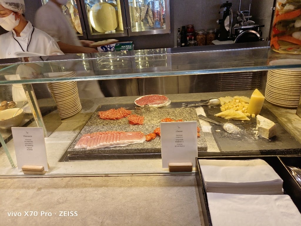 【香港吃到飽】香港機場國泰航空玉衡堂貴賓室，擔仔麵好好吃❤️