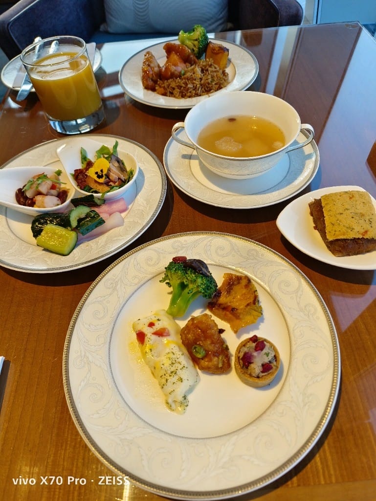 【香港吃到飽】香港麗思卡爾頓酒店行政酒廊晚餐，香檳自由！20230416