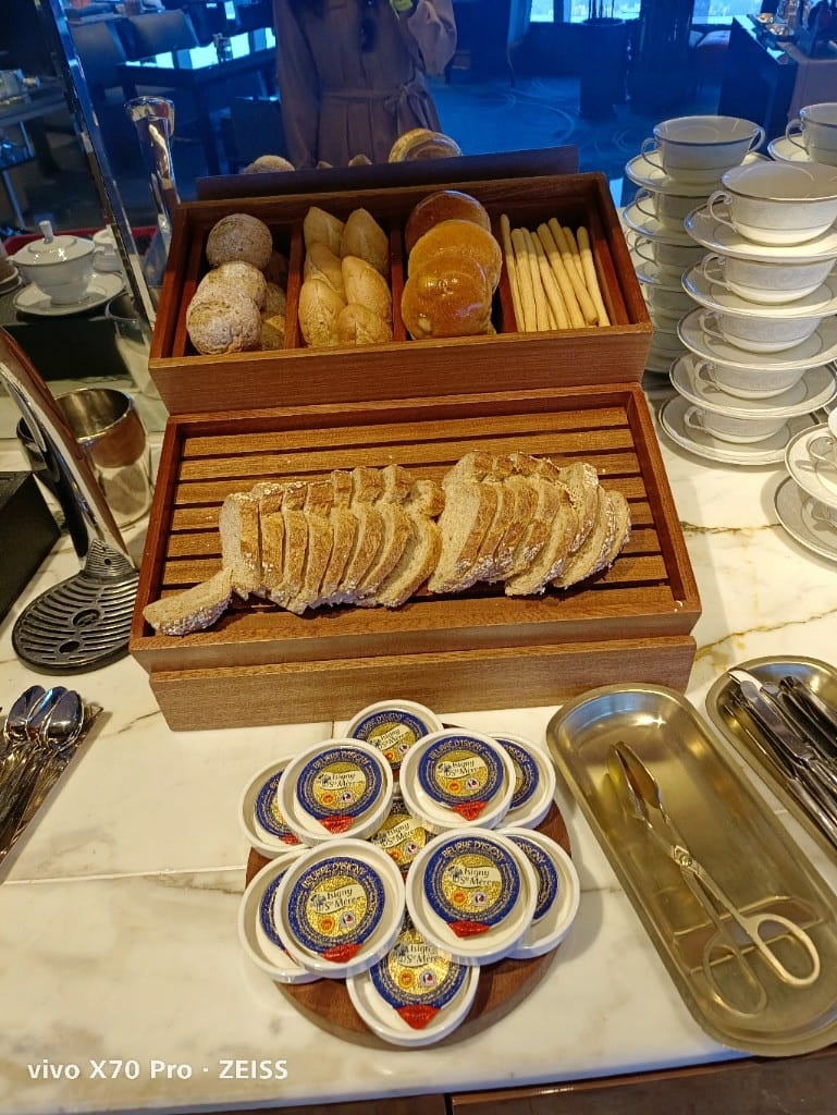 【香港吃到飽】香港麗思卡爾頓酒店行政酒廊晚餐，香檳自由！20230416