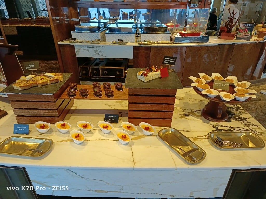 【香港吃到飽】香港麗思卡爾頓酒店行政酒廊晚餐，香檳自由！20230416