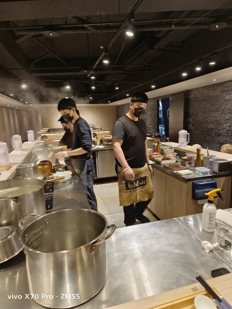 【新莊美食】 熊越岳，人氣不減的必排東京醬油拉麵！