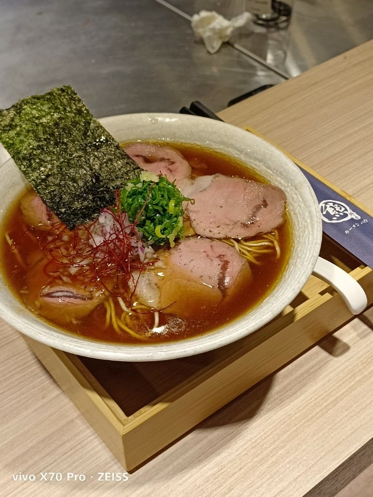 【新莊美食】 熊越岳，人氣不減的必排東京醬油拉麵！