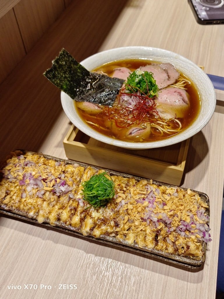 【新莊美食】 熊越岳，人氣不減的必排東京醬油拉麵！