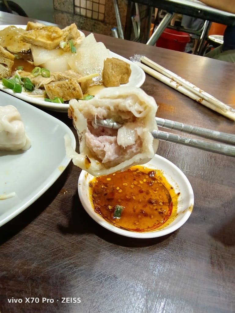 【新莊美食】旺旺餃子館，生意強強滾的平價餃子館
