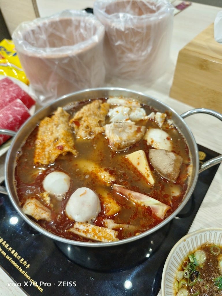 【新莊吃到飽】厚舖涮涮鍋Encoreアンコール，厚切肉品好棒棒！
