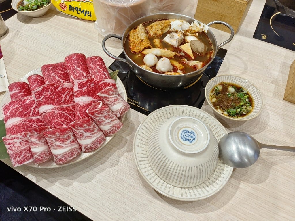 【新莊吃到飽】厚舖涮涮鍋Encoreアンコール，厚切肉品好棒棒！