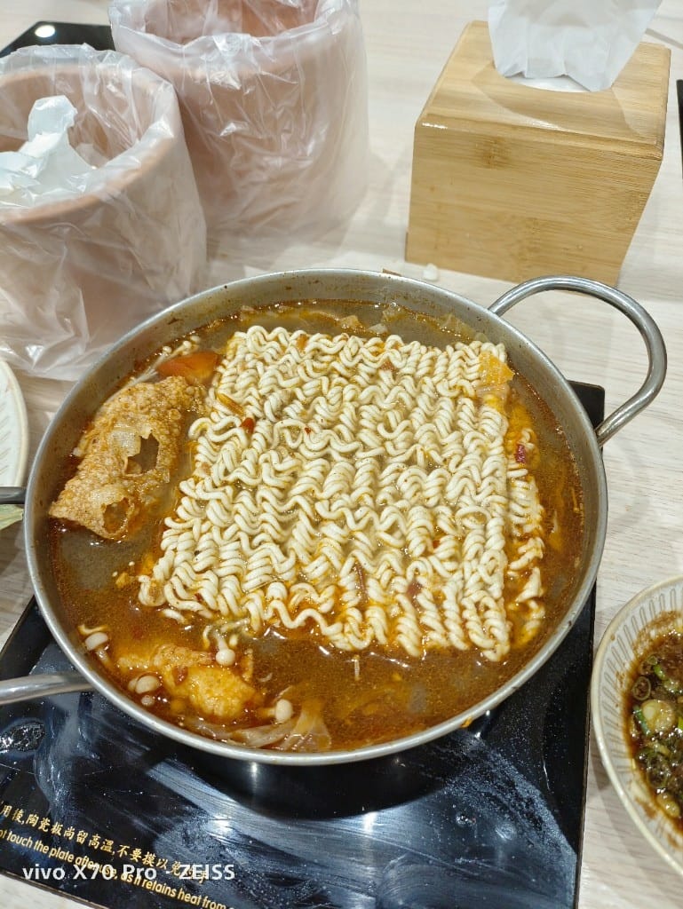 【新莊吃到飽】厚舖涮涮鍋Encoreアンコール，厚切肉品好棒棒！